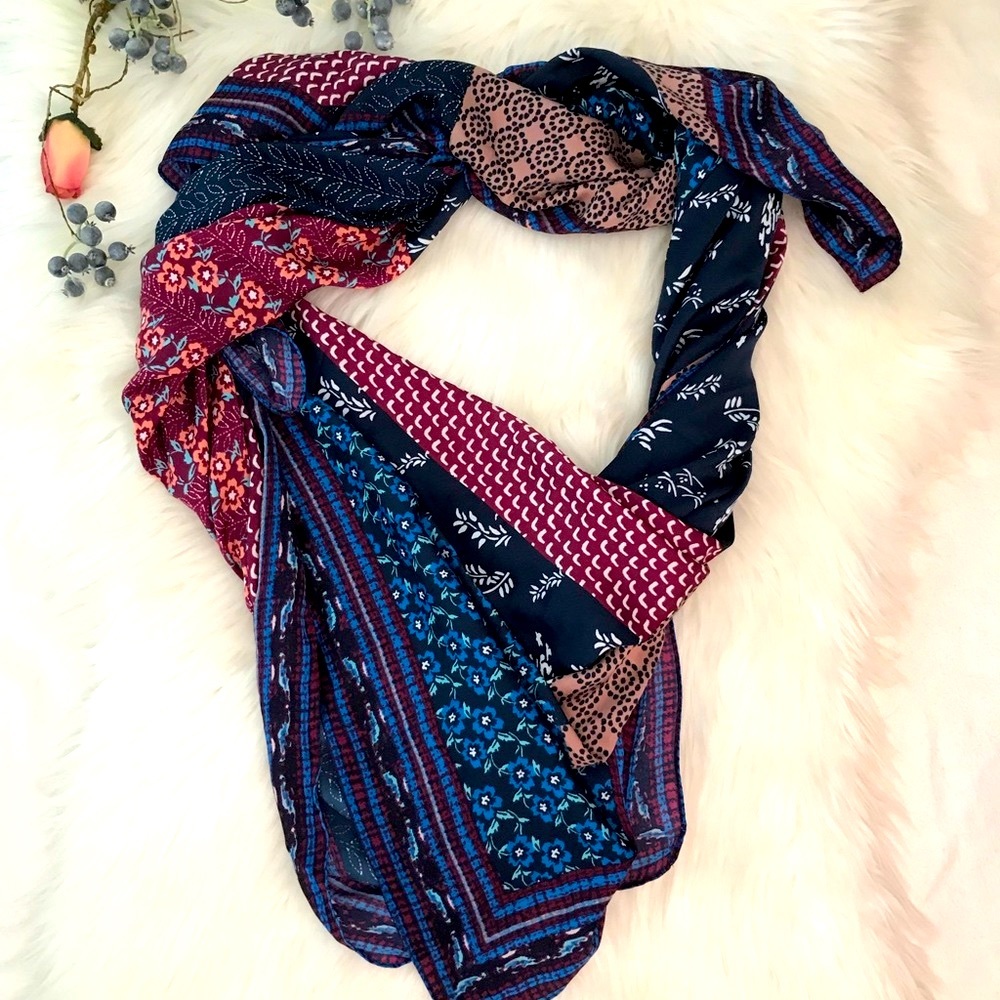Bcbg scarf